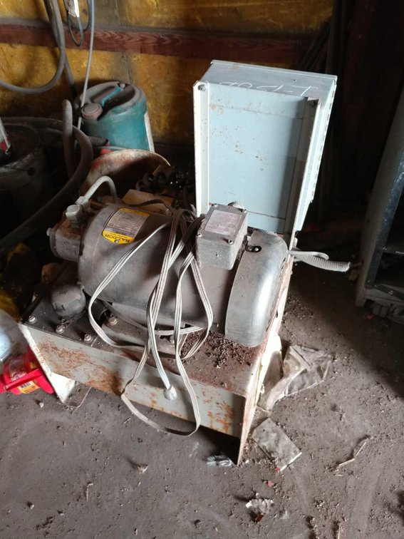 (I-130B) 3 PHASE 5 HORSE ELECTRIC OVER HYDROULIC PUMP, UNKNOWN CONDITION