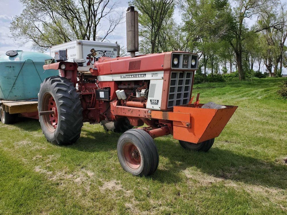 (I-31A) FARMALL INTERNATIONAL 966, 18.4 R34 REARS W/DUAL HUBS, 4710 HRS, 540/1000 PTO, 3 PT, ROCK BO