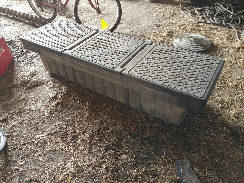 (I-74C) PICKUP TOOL BOX
