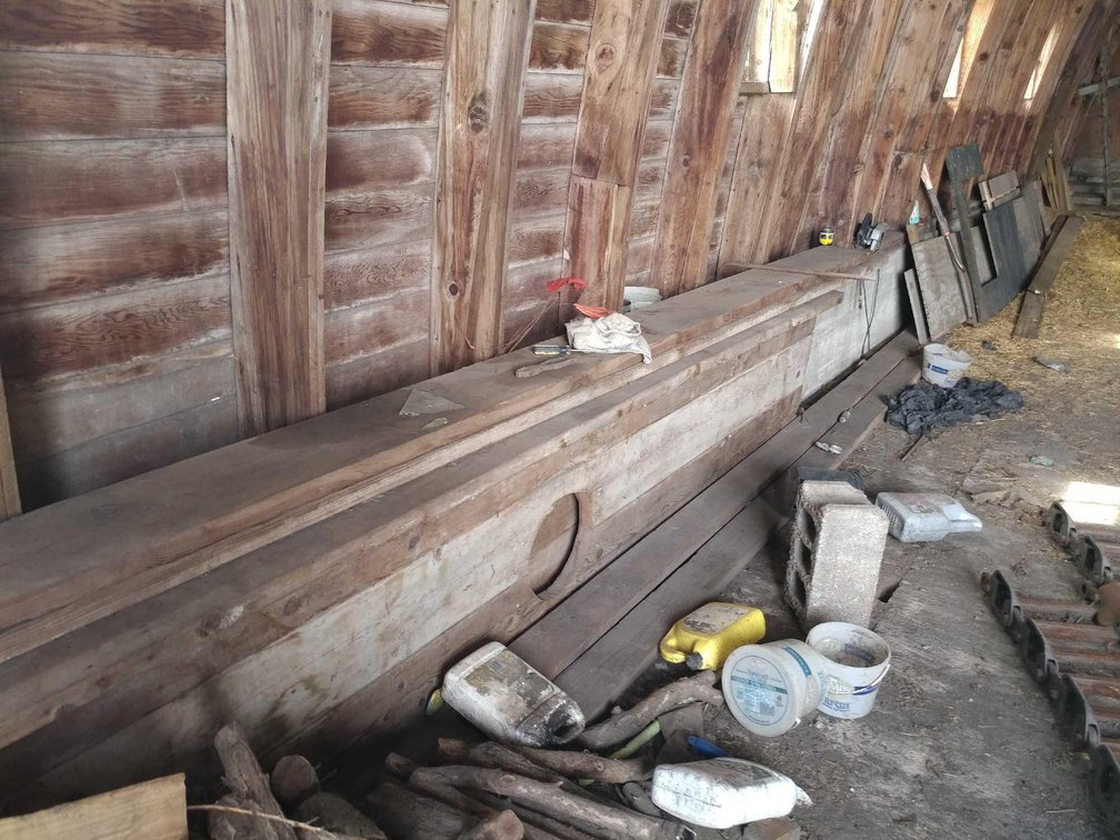 (I-127C) ASSORTMENT OF MISC. LUMBER USED FOR BARN CAP AERATION 