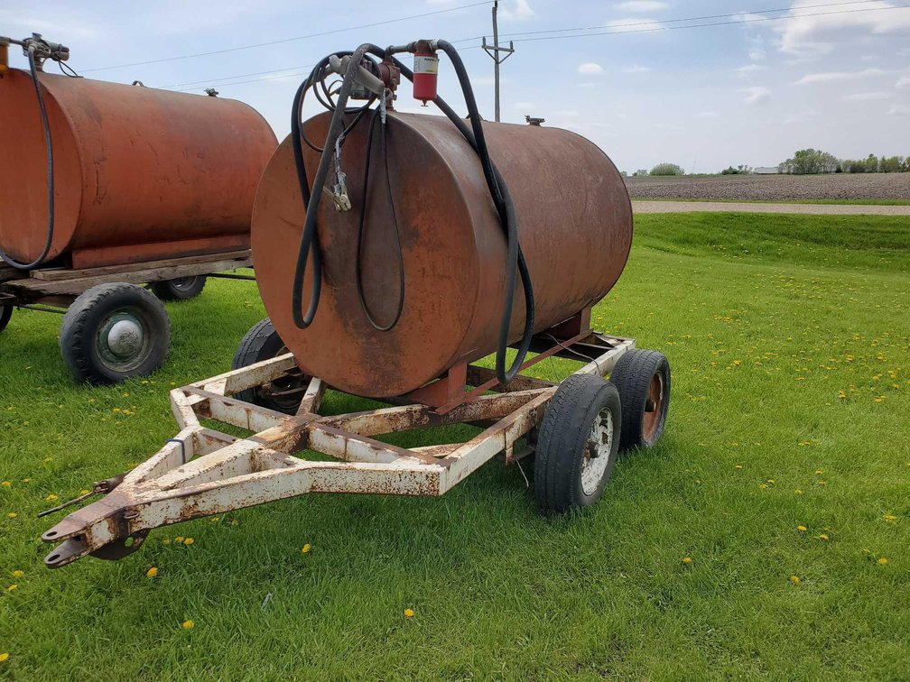 (I-24A) 500 GAL FUEL BARREL W/ELECTRIC PUMP ON TANDEM TRAILER