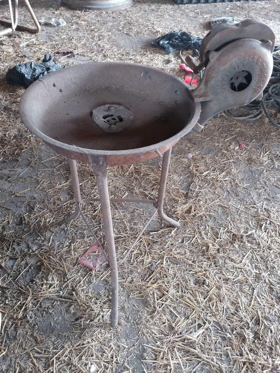 (I-61C) ANTIQUE COAL FORGE ON STAND