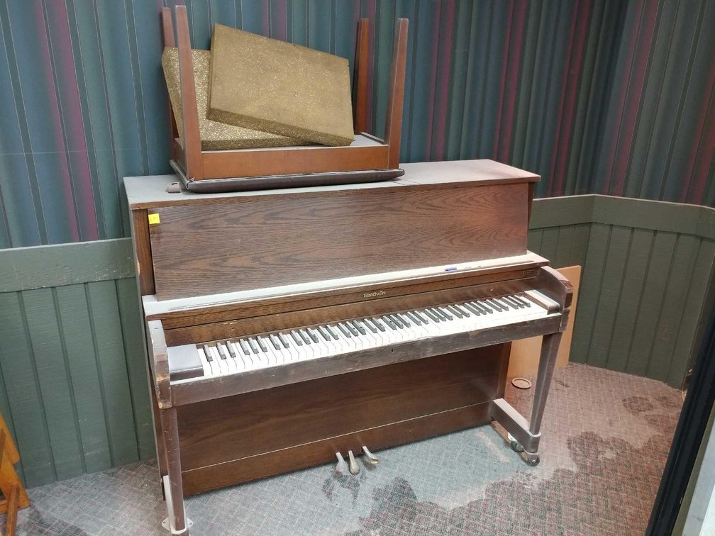 Image for KANDI ENTERTAINMENT CENTER ONLINE ONLY AUCTION