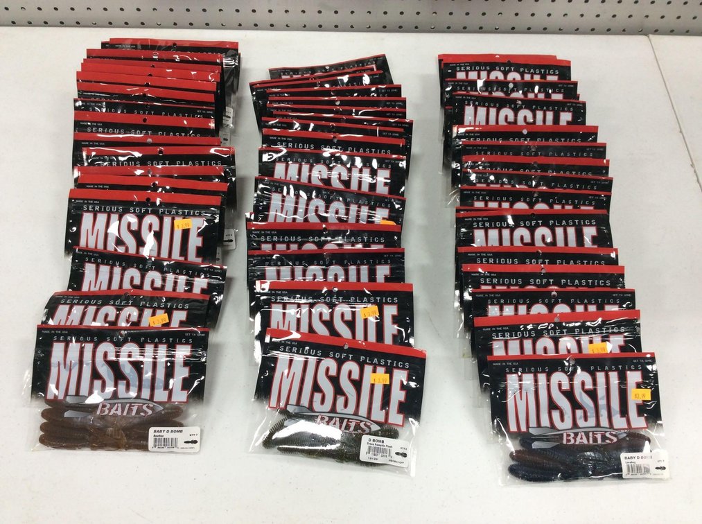ASSORTMENT OF MISSILE PLASTICS