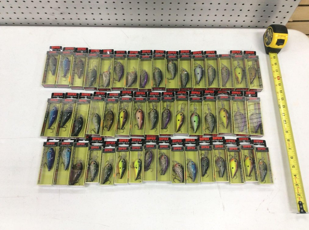 ASSORTMENT OF RAPALA CRANKIN RAP