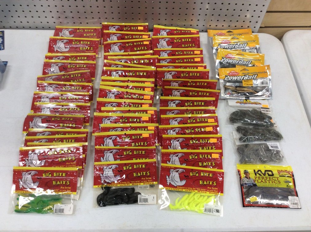 ASSORTMENT OF PLASTICS