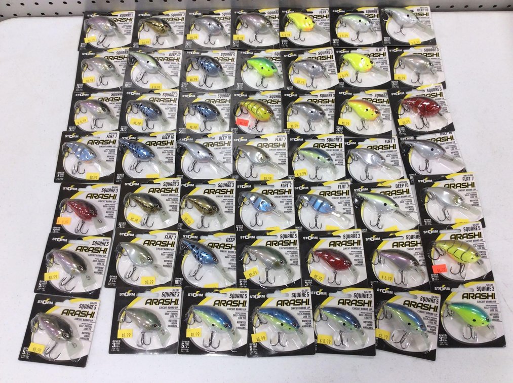 ASSORTMENT OF STORM CRANK BAITS