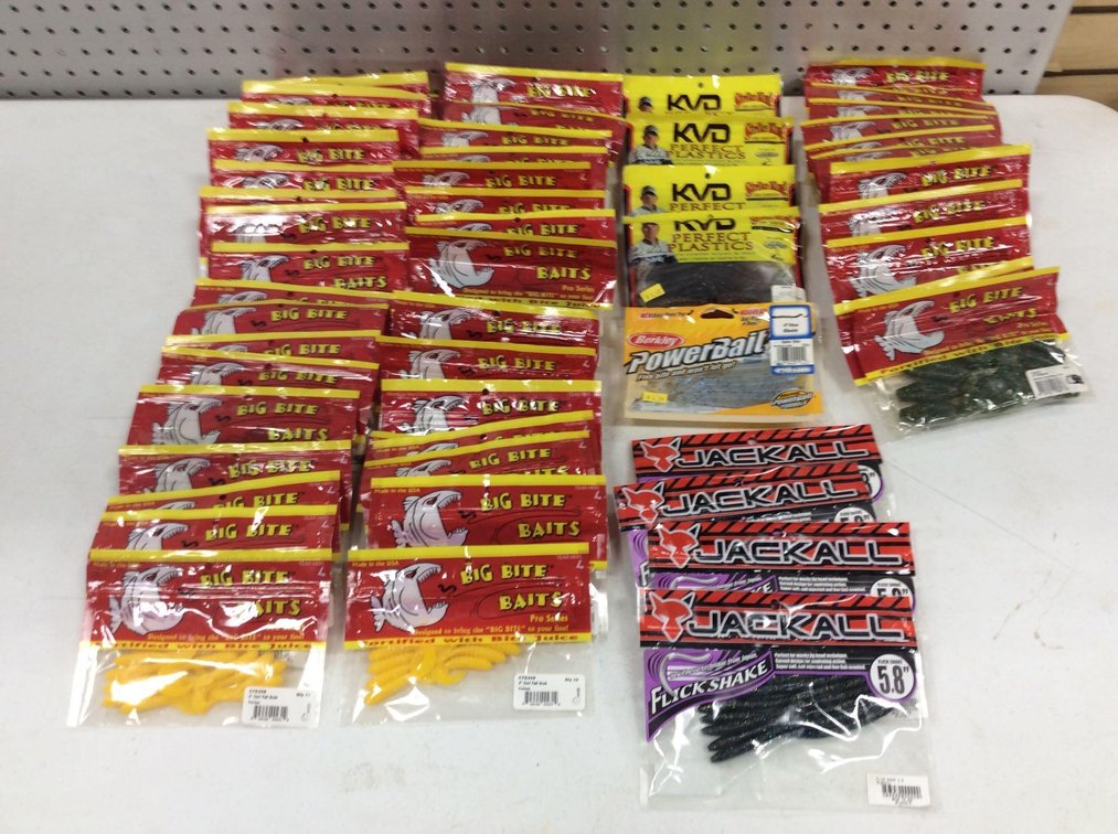 ASSORTMENT OF PLASTICS