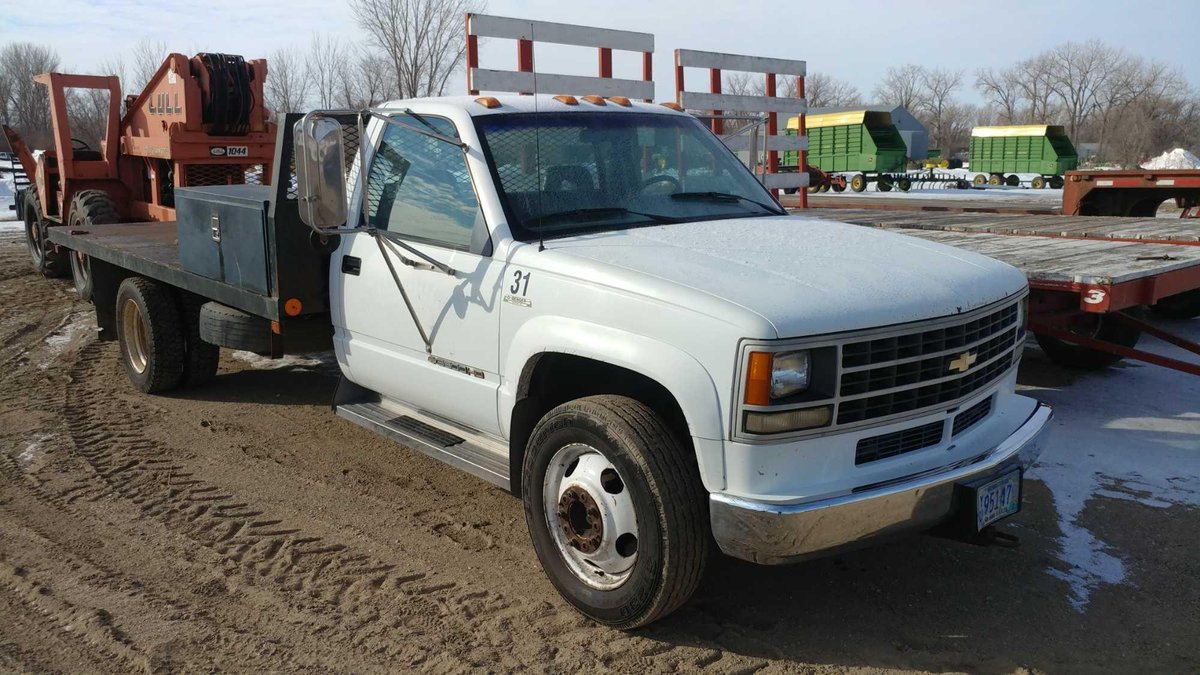 1992 CHEVY C3500HD FLATBED REGULAR CAB, 87,575 MILES, NEW MOTOR INSTALLED AT 75,000 MILES AT HEARTLA