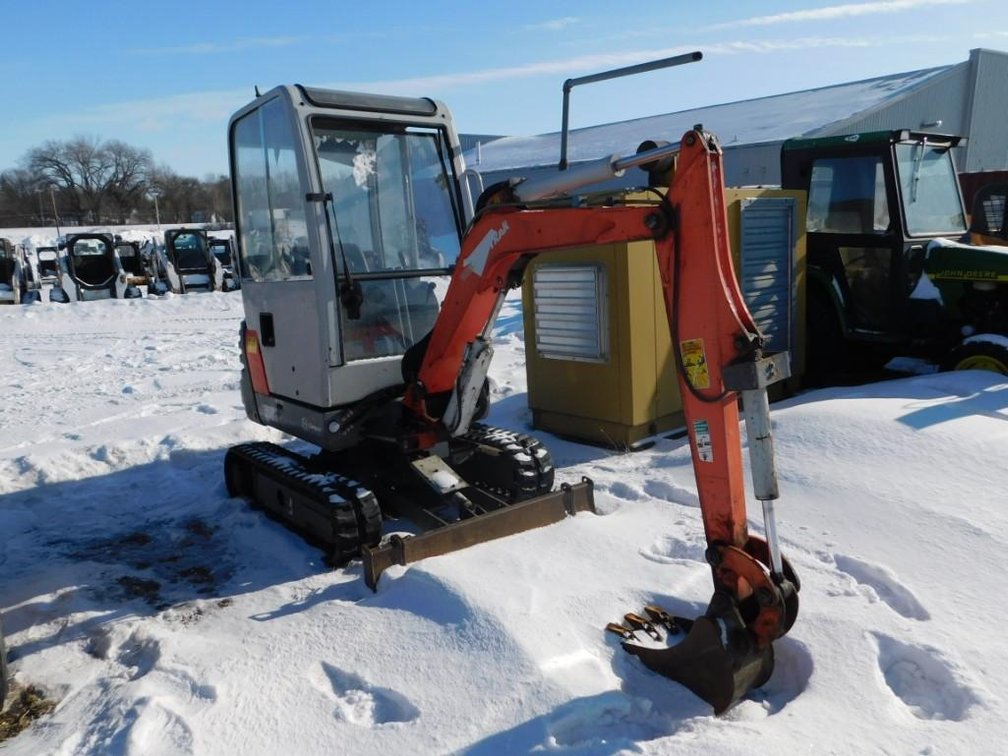 OMMI TRAC MINI EXCAVATOR 883 HRS, RUBBER TRACKS, AUX HYD, CAB  (FOR MORE INFO CALL DAN @ 320-235-367