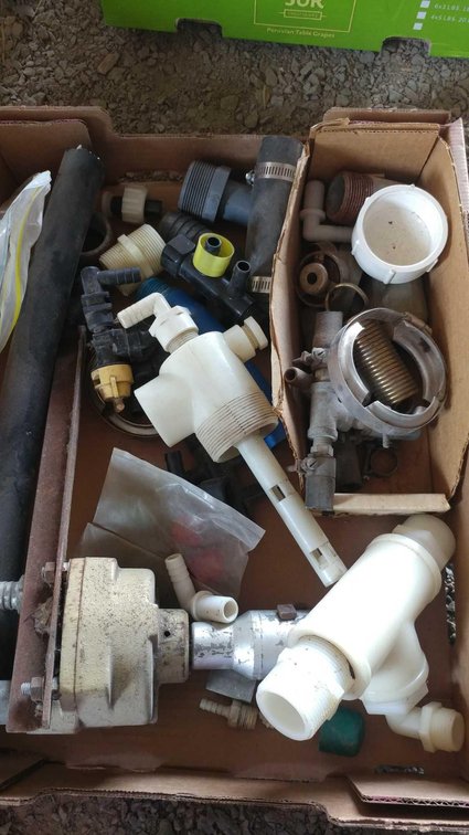 ASSORTMENT OF WATERLINES AND ACCESSORIES  (ITEM AT ZIELSDORF AUCTIONS)