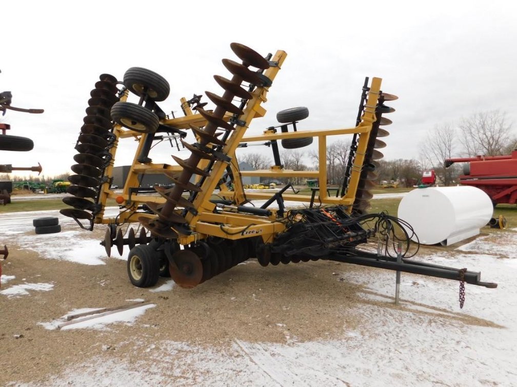 2010 EZ-ON DISK 32’ W/HARROW, MODEL 6650, WALKING TANDEMS, LONG TOOTH COIL SPRING HARROW, HYDRAULIC