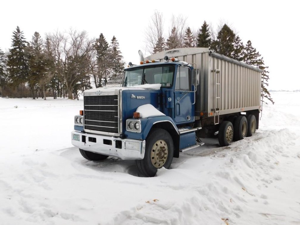 1978 CHEVY BISON 407,326 MI SHOWING, 855 CUMMINS, 18' ALUM BOX, SHUR-LOCK ROLL TARP, DIFF LOCK, TAG 