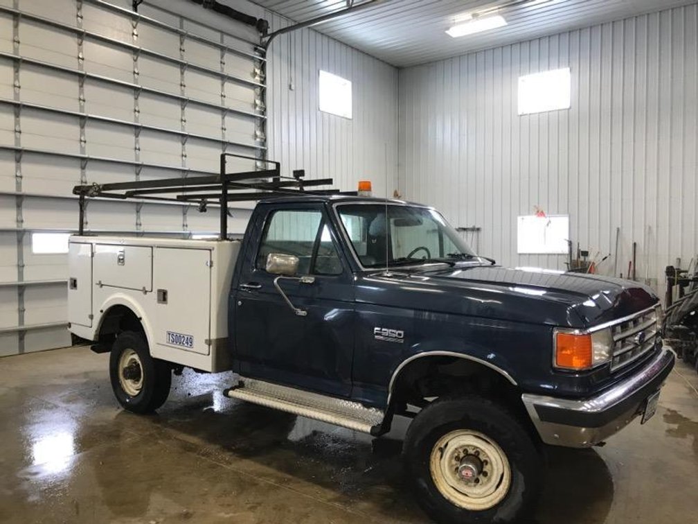 1987 FORD F-350 108,000 MILES +/- 4X4, AUTOMATIC, 6.9 DIESEL V8, AC/HEAT, BRAKE CONTROLLER, AG HITCH, 2ND OWNER HAVE OWNED SINCE 2010 ( FOR MORE INFO AND LOCATION CALL DAVE @ 320-760-2028)