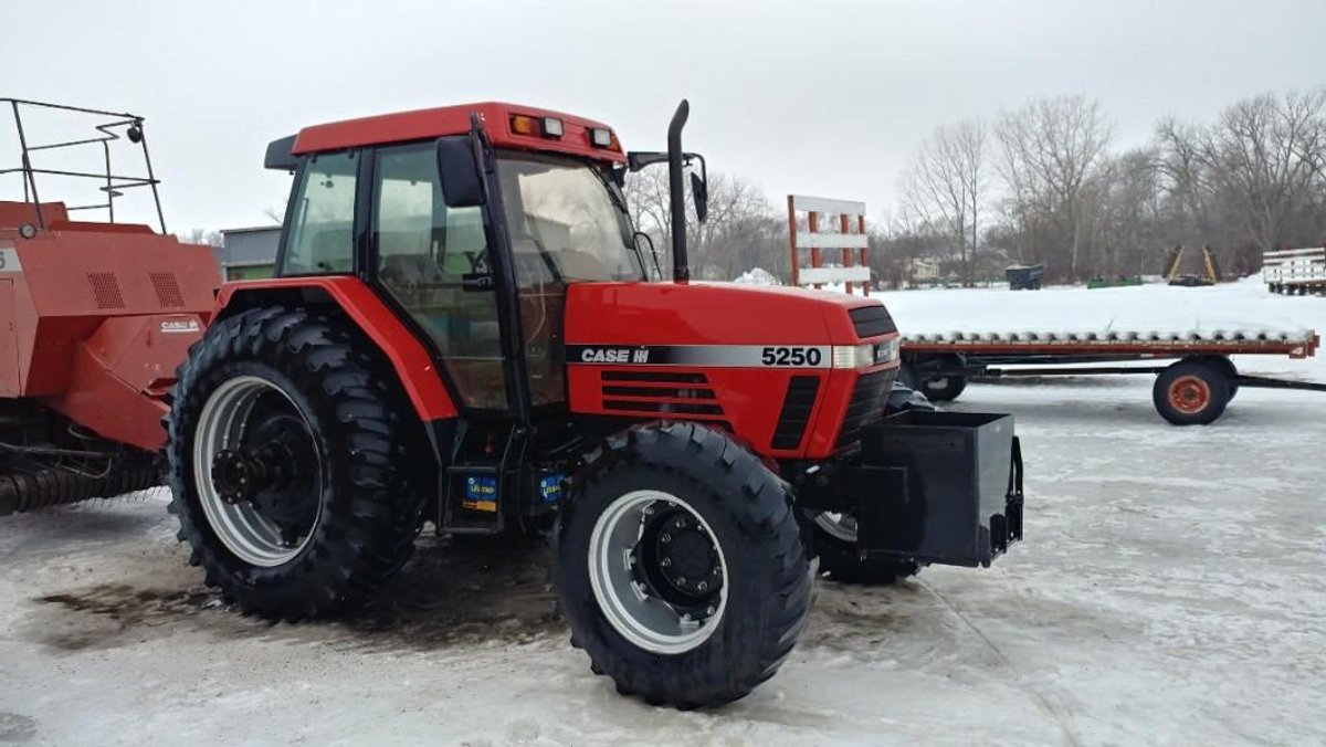 1996 CIH 5250 MAXXUM MFWD, SN JJF1056988, 4842 HRS SHOWN, 18.4X38 REARS, 3PT, 540/1000 PTO, 3 HYD,