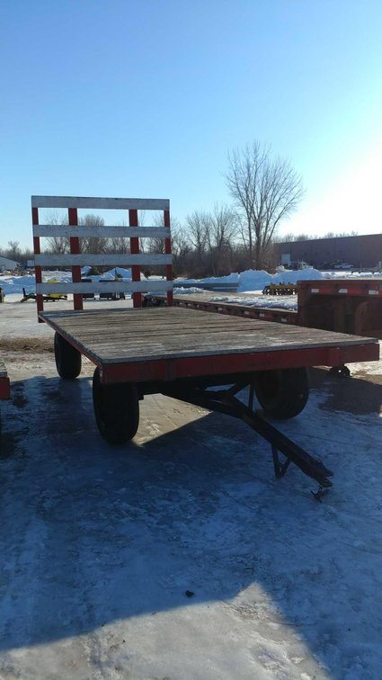 HEAVY-DUTY HAY RACK 8'X19' 6 BOLT AXLES