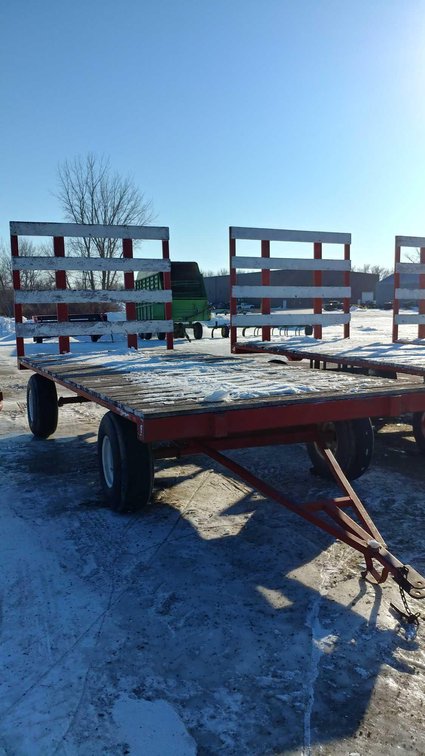 HEAVY-DUTY HAY RACK 8'X19' 6 BOLT AXLES