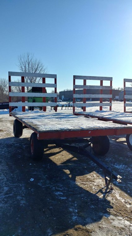 HEAVY-DUTY HAY RACK 8'X19' 6 BOLT AXLES
