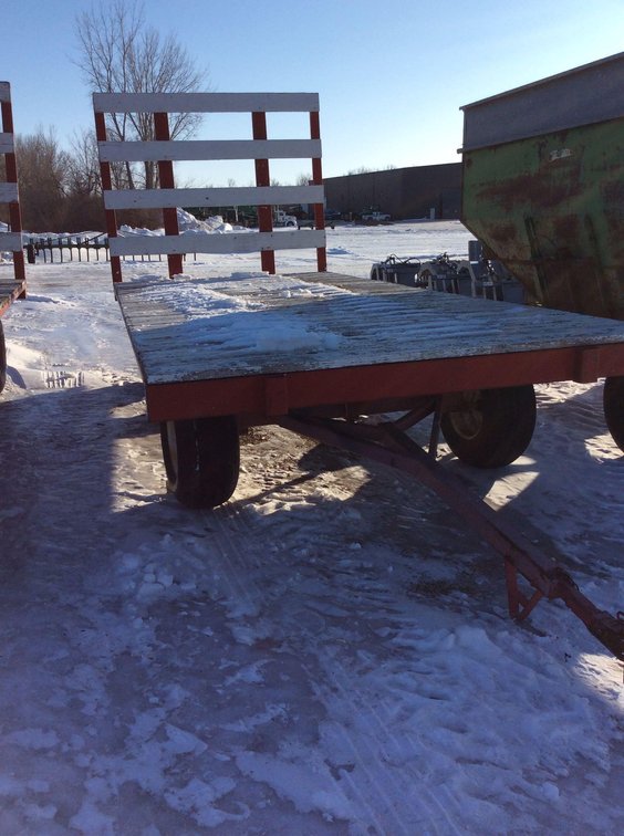 HEAVY-DUTY HAY RACK 8'X19' 6 BOLT AXLES