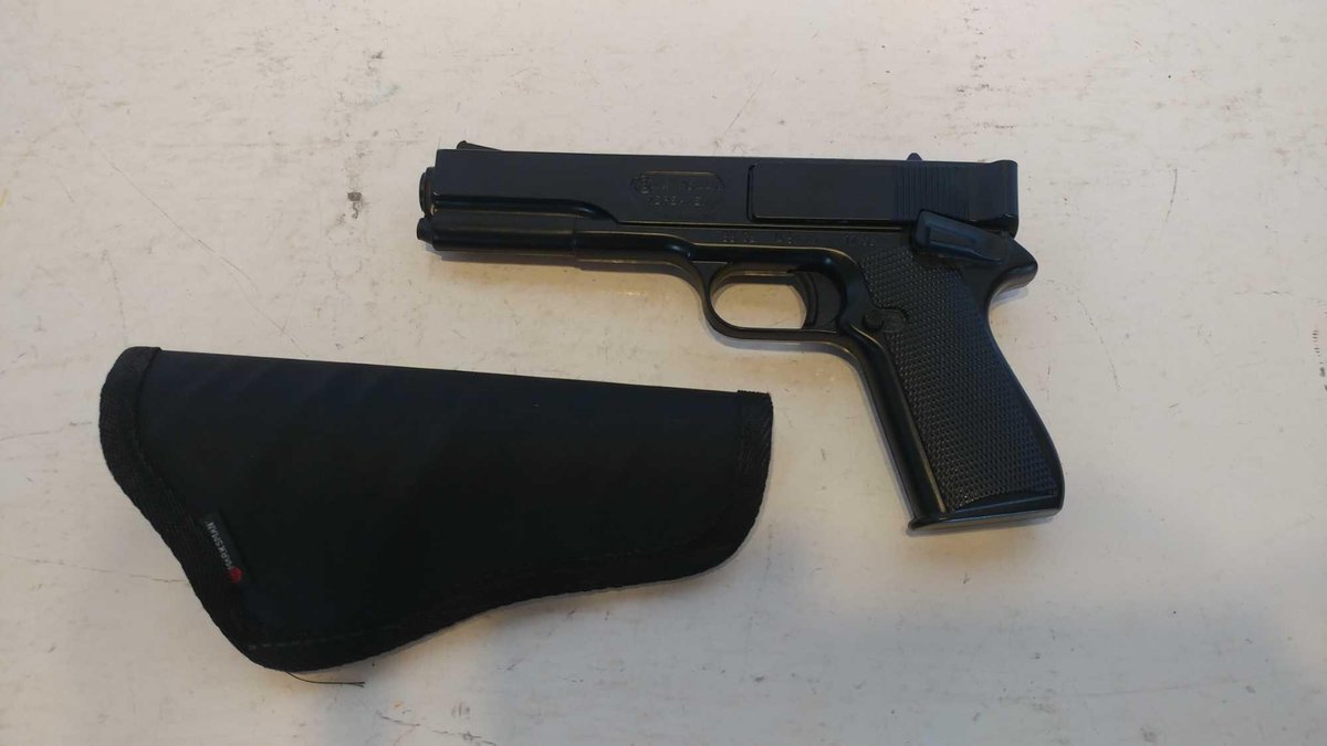 CROSSMAN REPEATER BB/PELLET/DART GUN W/HOLSTER