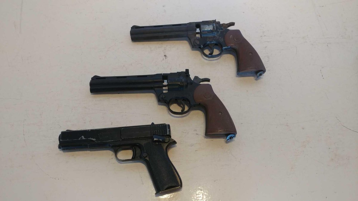 (2) CROSSMAN .177B CAL CO2 PELLET GUNS (BOTH NEED PELLET CYLINDERS) AND CROSSMAN REPEATER BB/PELLET/