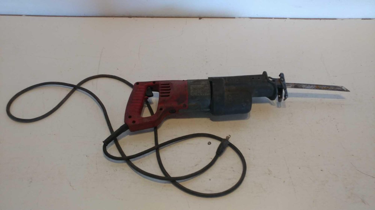 MILWAUKEE SAWS-ALL (TESTED AND WORKS)