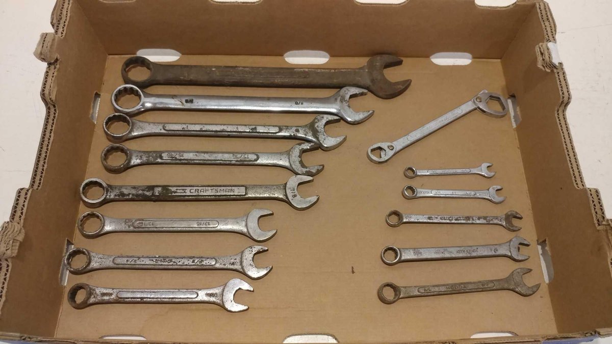 STANDARD WRENCH SET (1 1/4 - 3/8) AND ADJUSTABLE WRENCH