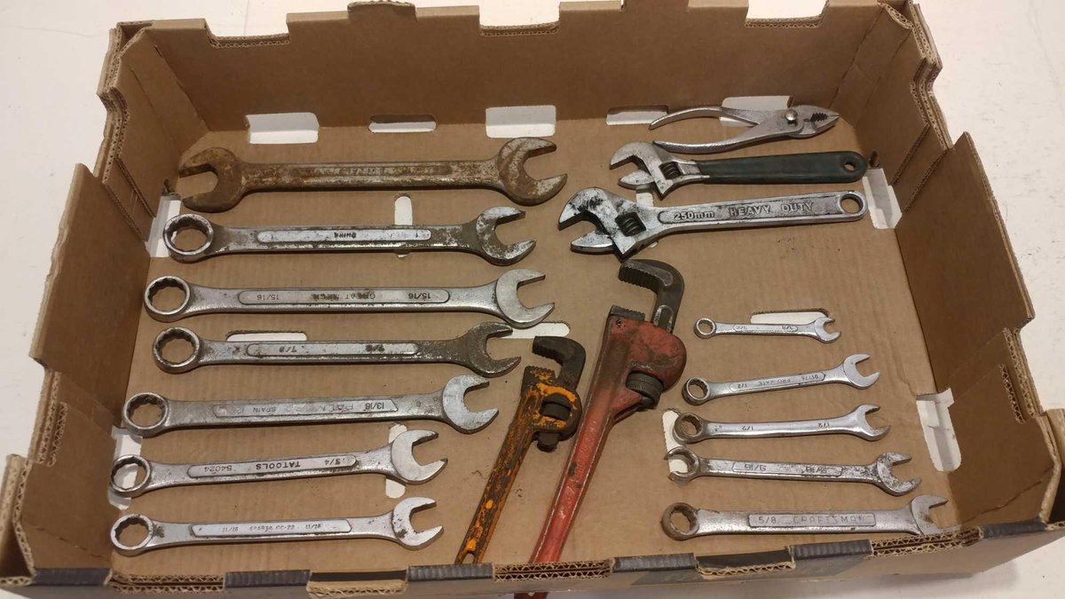 STANDARD WRENCH SET (1 1/8 - 3/8), (2) CRESENT WRENCHES, PLIERS, AND (2) PIPE WRENCHES