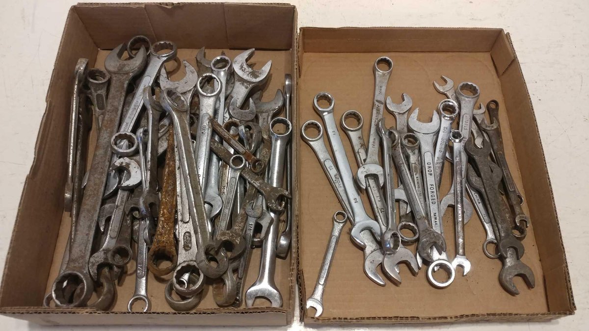 LARGE ASSORTMENT OF STANDARD AND METRIC WRENCHES