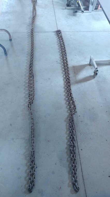14' LOG CHAIN AND 21' LOG CHAIN