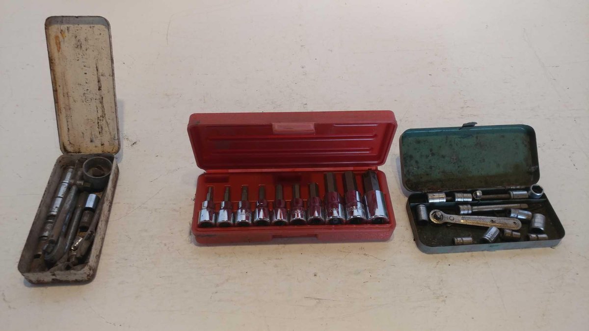(2) 1/4" SOCKET SETS AND METRIC HEX SOCKETS