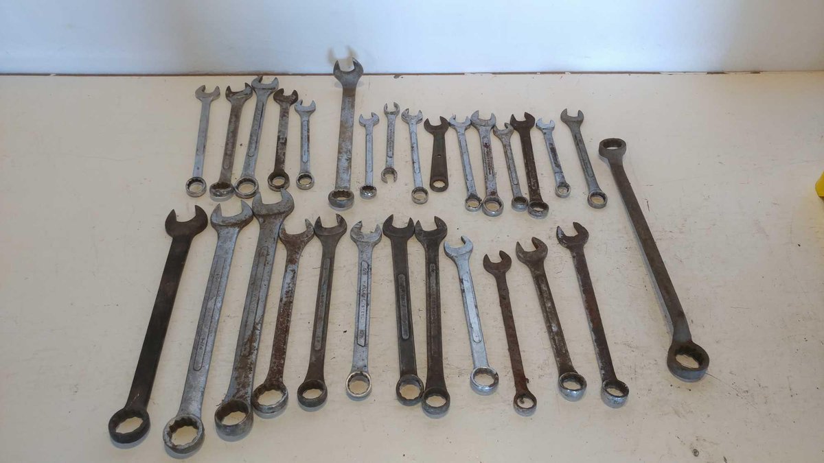 LARGE ASSORTMENT OF OPEN END WRENCHES