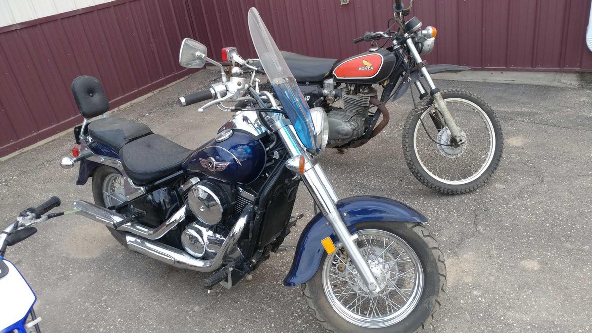 2004 KAWASAKI 800 VULCAN CLASSIC, 3226 MILES, 2ND OWNER, ELECTRIC START, WINDSHIELD ( ITEM AT ZIELSD