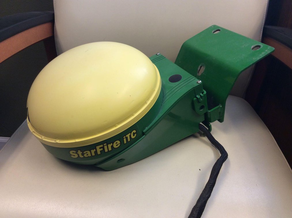 JOHN DEERE STARFIRE ITC GLOBE SN PCGT01C338198(ITEM AT ZIELSDORF AUCTIONS)