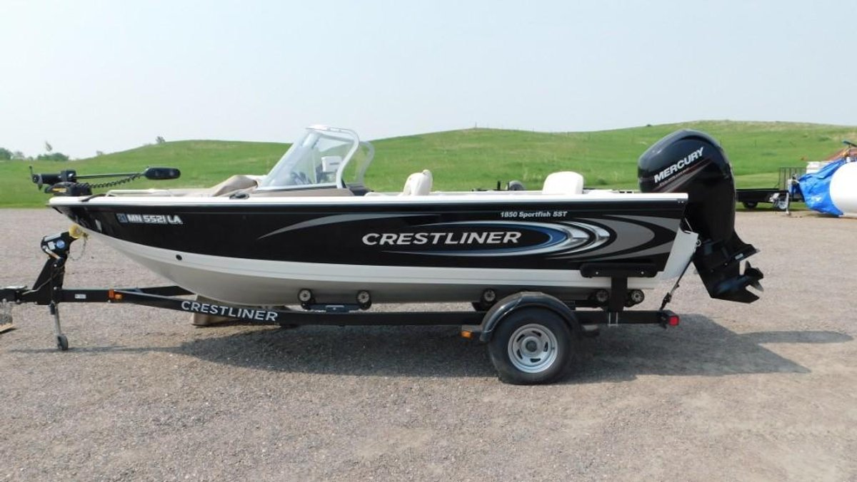 2013 CRESTLINER 1850 SPORTFISH SST, MERCURY FOUR STROKE 150HP, CRESTLINER ROLLER TRAILER, MINNKOTA I