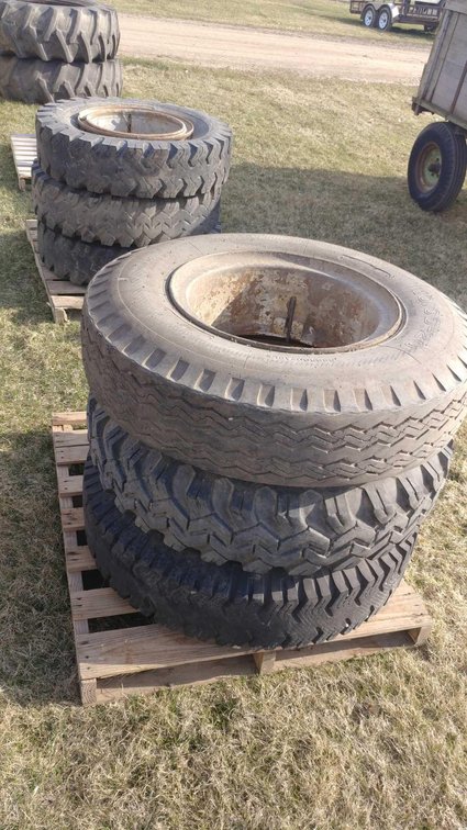 (6) 10.00-20 TRUCK TIRES ON OPEN CENTER RIMS (ITEM AT ZIELSDORF AUCTIONS)