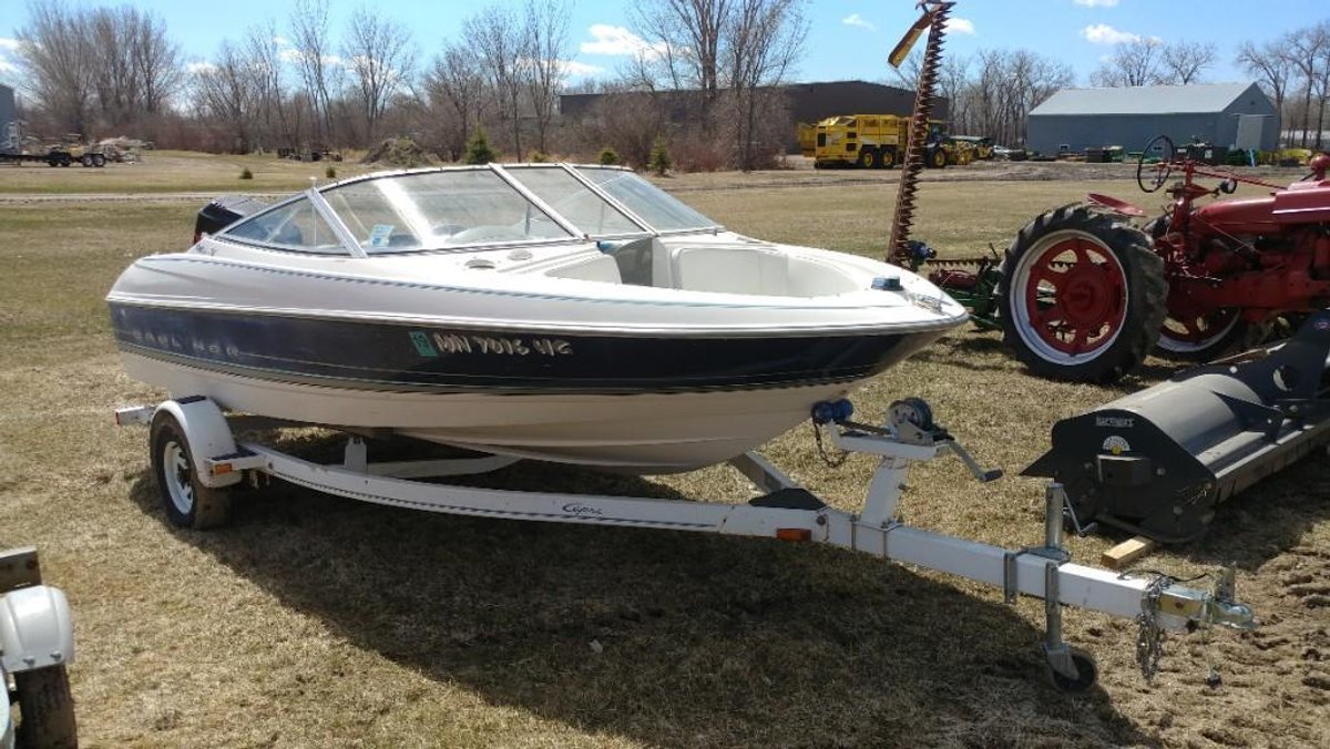1997 BAYLINER CAPRI 16' 90 HP MERCURY 2 STROKE OIL INJECTION,HUMMINGBIRD DEPTH FINDER, TRAILER (ITEM