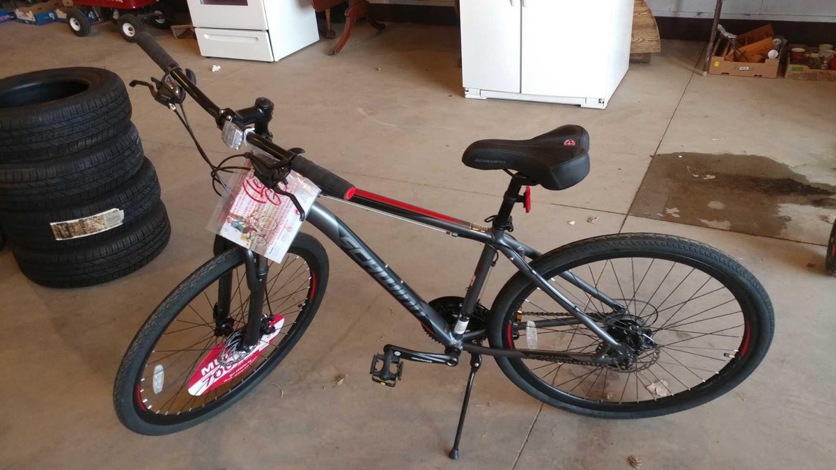 MENS SCHWINN BIKE NEW, 21 SPEED, EZ FIRE SHIFTERS, FRONT & REAR DISK BRAKES, FRONT SUSPENSION, 700C 