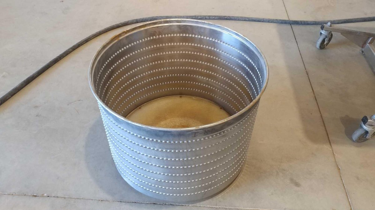 IH CYCLO 400 SOYBEAN DRUM (ITEMS AT ZIELSDORF AUCTIONS)