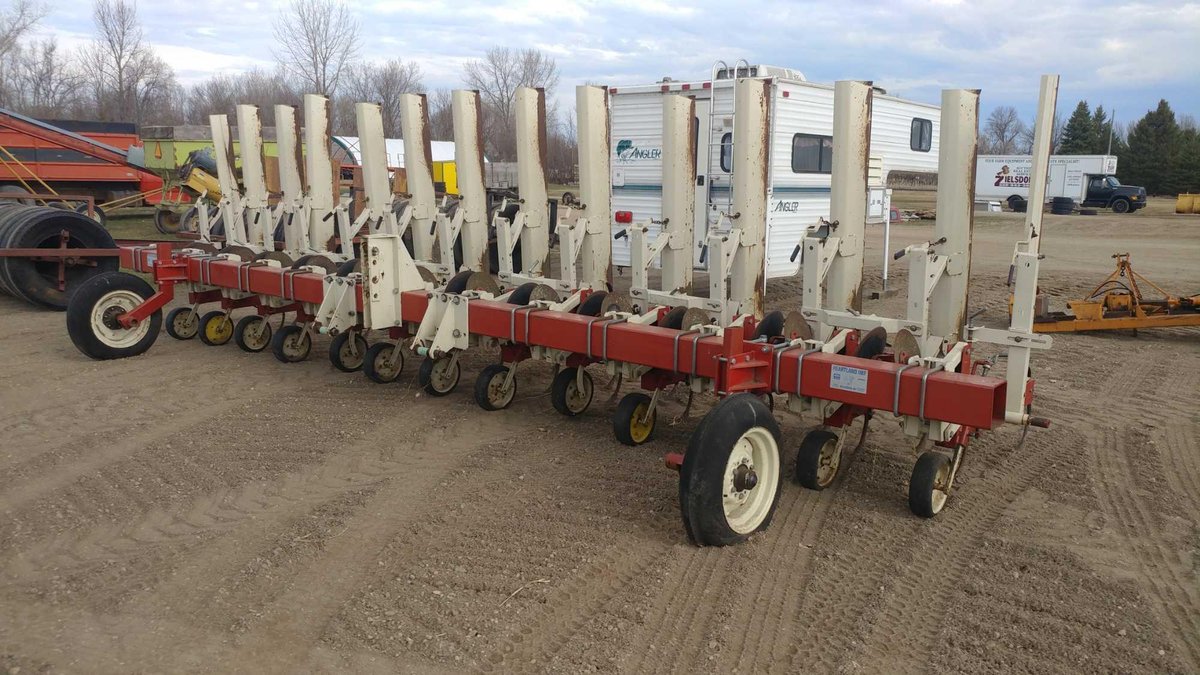 12 ROW 22" CULTIVATOR 3PT, TUNNEL SHIELDS (ITEM AT ZIELSDORF AUCTIONS)