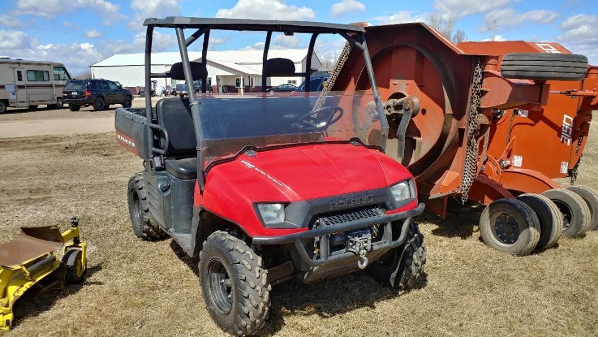 2007 POLARIS RANGER 700 CC, WINCH, LIGHTS, MANUAL DUMP BOX, 4WD, GAS,  FRESH SERVICE  MILES (ITEM AT