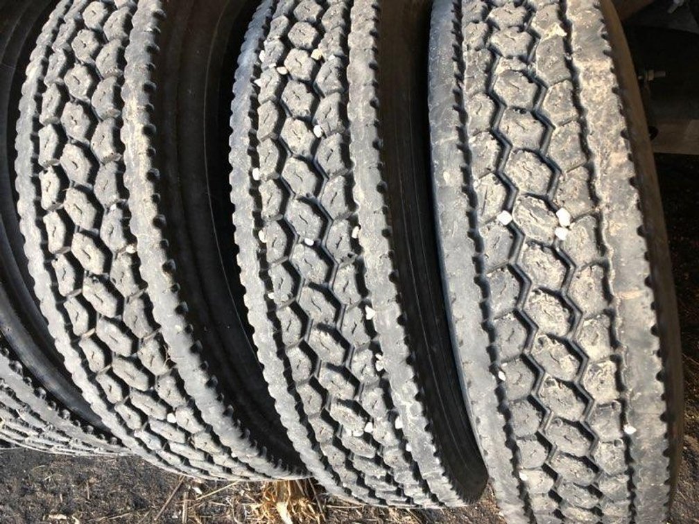 (8) USED LOW PRO 295/75R22.5 TRUCK DRIVE TIRES (ITEM AT ZIELSDORF AUCTIONS)