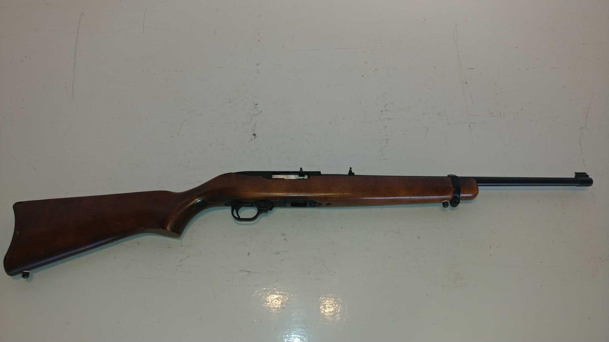RUGER MODEL 10/22 .22 CAL RIFLE, SEMI AUTO, 10 RD MAG (SN# 123-16513) (LOCATED AT MIKES GUN SHOP IN 