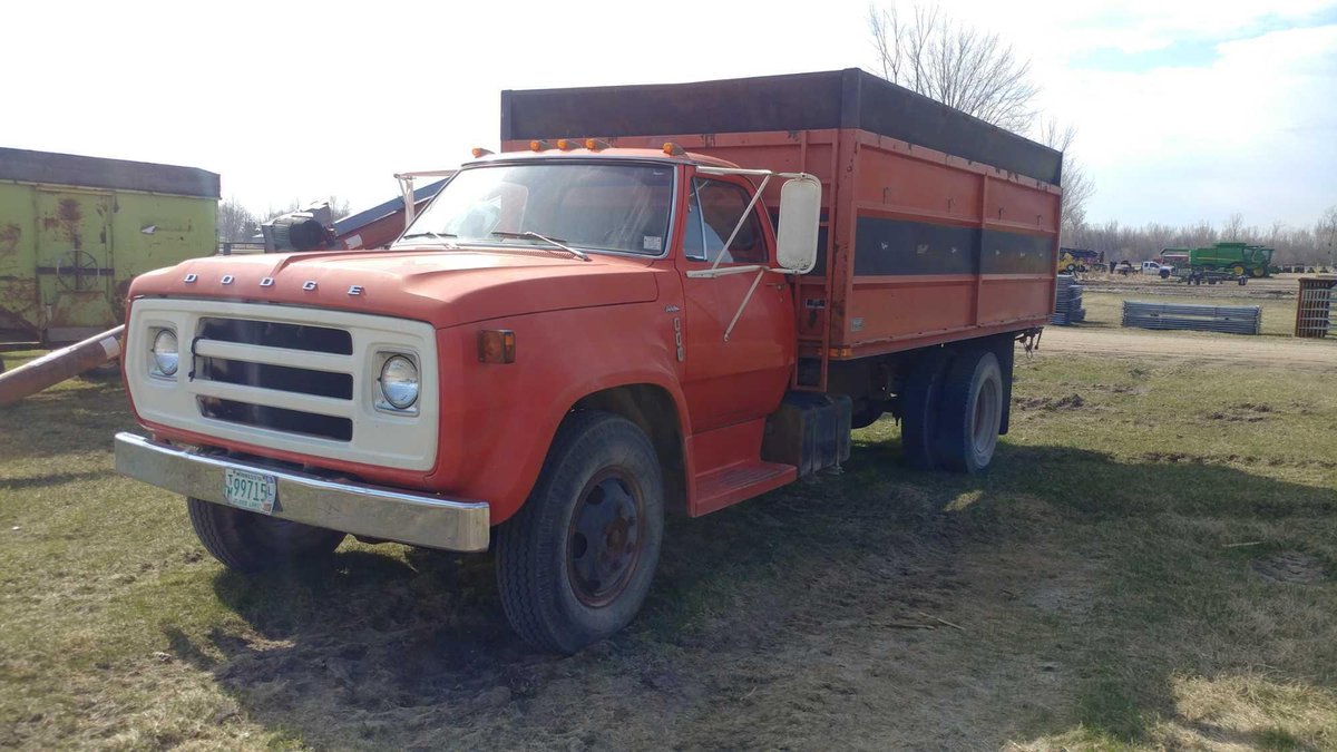 1975 DODGE CUSTOM 600 GRAIN TRUCK 55,010 MILES, 5 SPEED HI/LO, 16' STEEL BOX, GAS, V8, GOOD RUBBER (