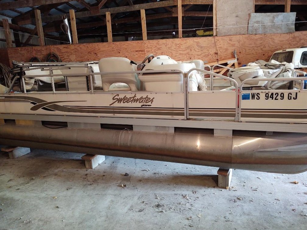 2002 SWEETWATER 2020DF, 20 FOOT PONTOON NO TRAILER, 50 HP MERCURY (FOR MORE INFO AND LOCATION CALL A