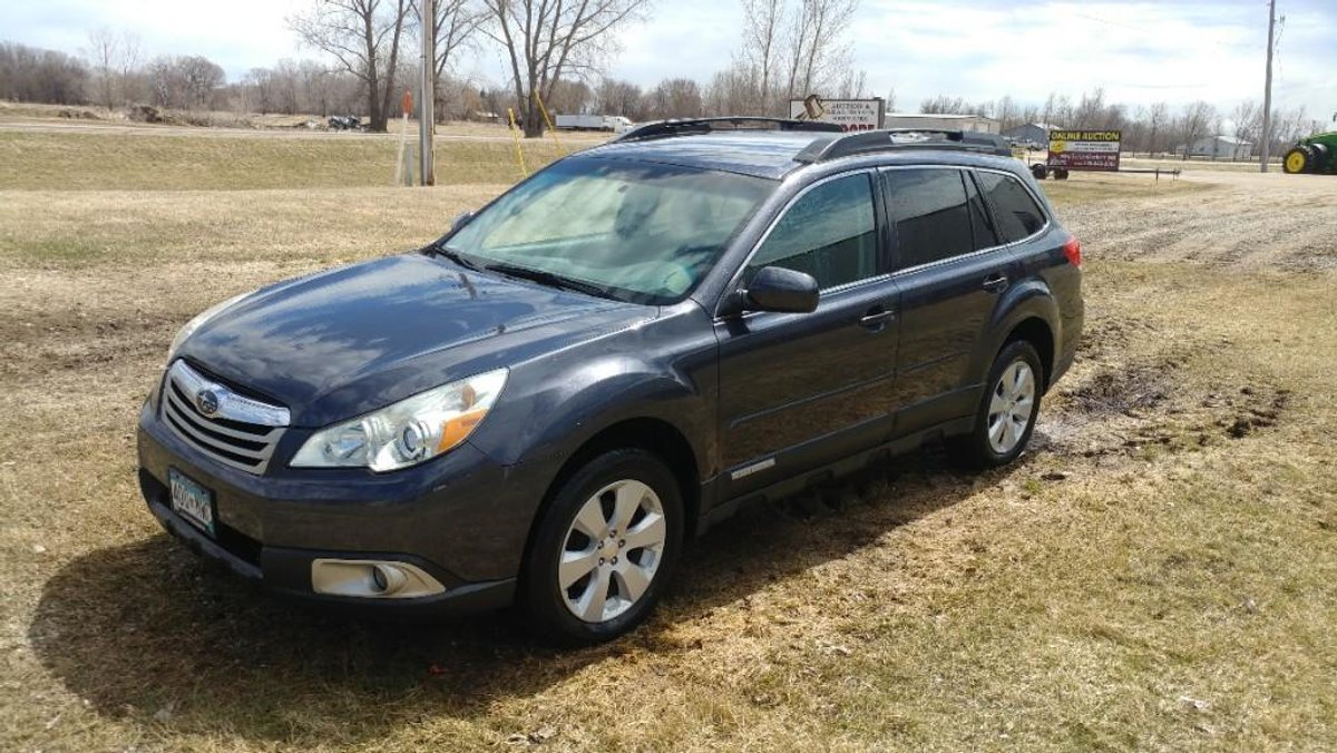 2011 SUBARU OUTBACK 4 DOOR WAGON 2.5I PREMIUM AWD B4, 2.5L; SOHC VIN #: 4S4BRCCC3B3404977