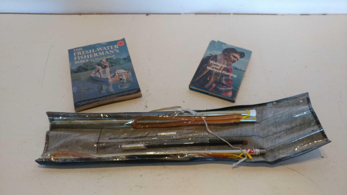 WHITE STAG DEEP HARPOON SET AND (2) FISHING BOOKS
