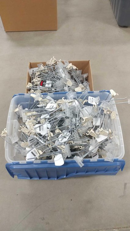 ASSORTMENT OF PEGBOARD HOOKS (6" & 8")