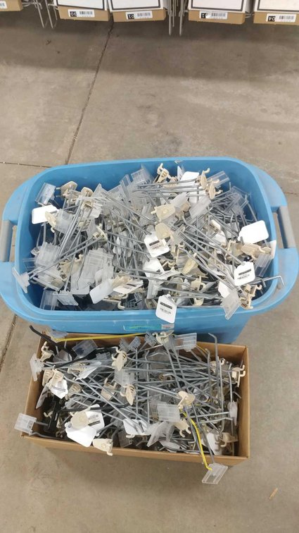 ASSORTMENT OF PEGBOARD HOOKS (6" & 8")