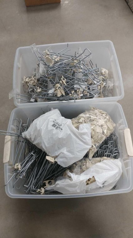 ASSORTMENT OF PEGBOARD HOOKS (6" & 8")